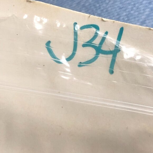 3/$30 Vintage Earrings Gold Wavy Button Swirl Design Green White Pierced Estate - Picture 10 of 11